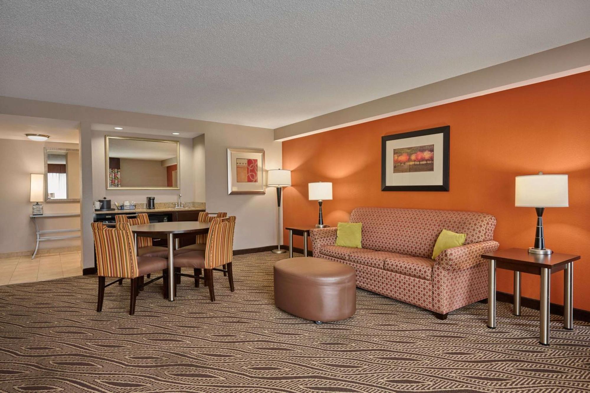 Hampton Inn Evansville Airport Buitenkant foto