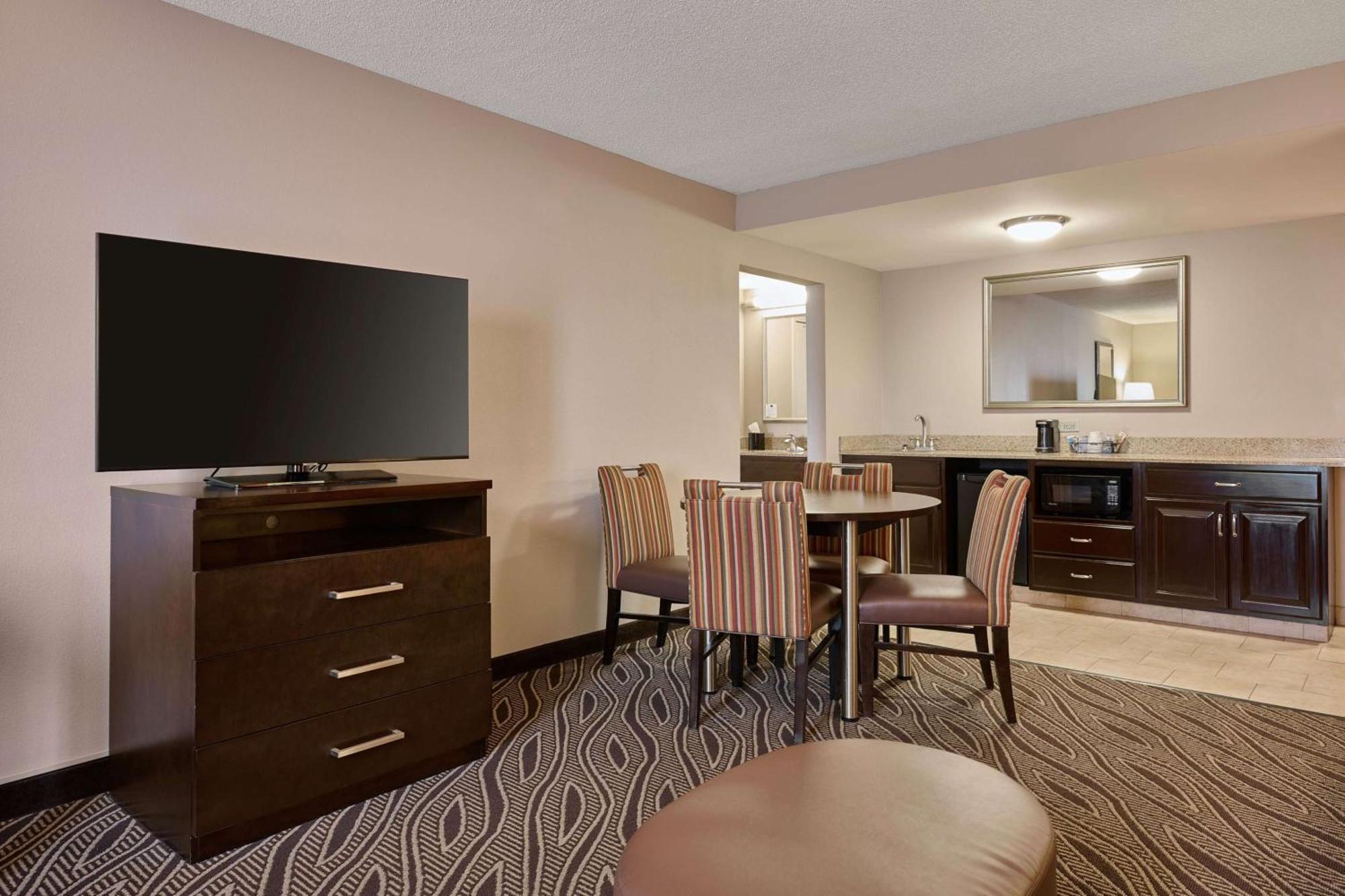 Hampton Inn Evansville Airport Buitenkant foto