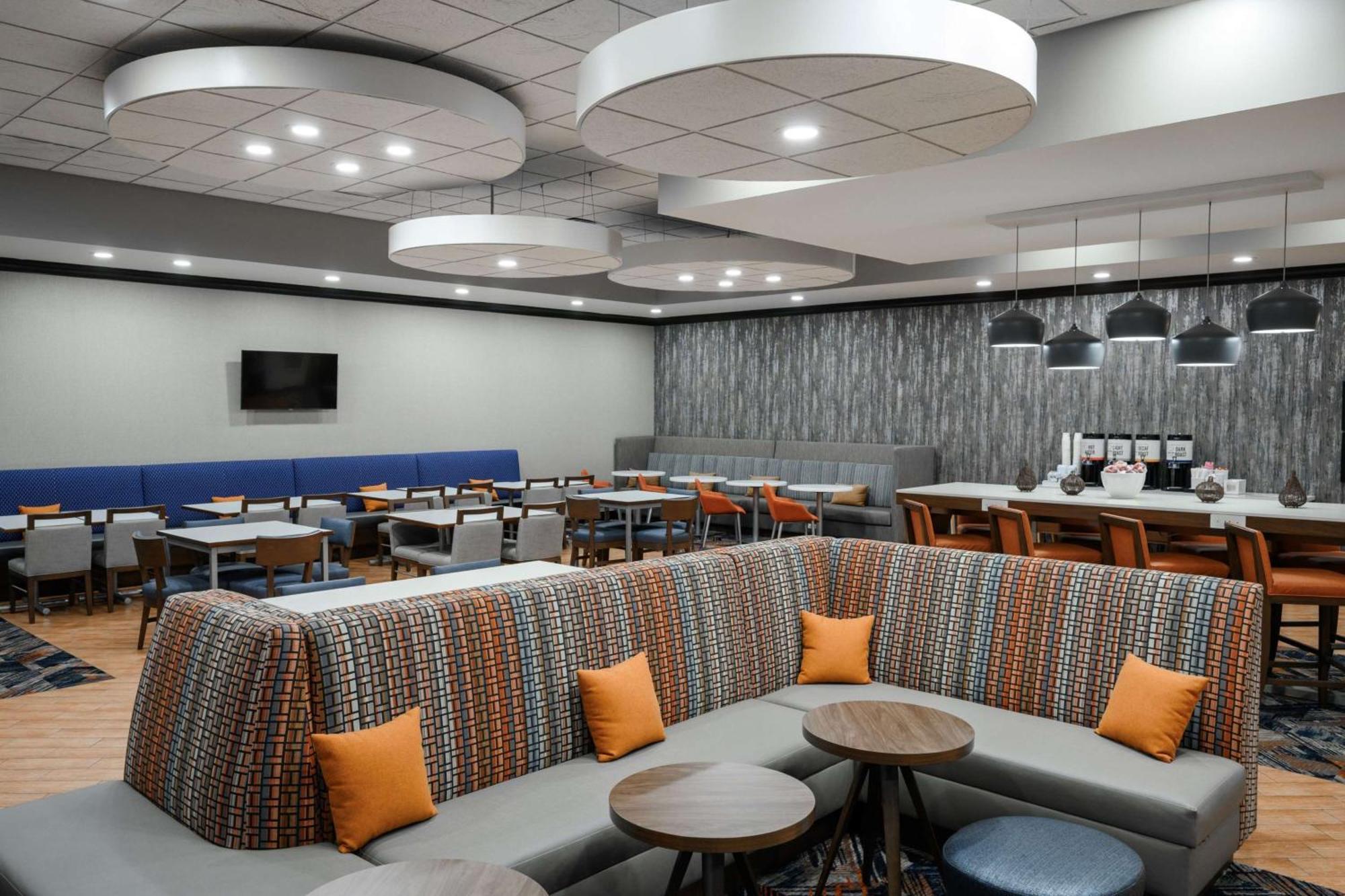 Hampton Inn Evansville Airport Buitenkant foto
